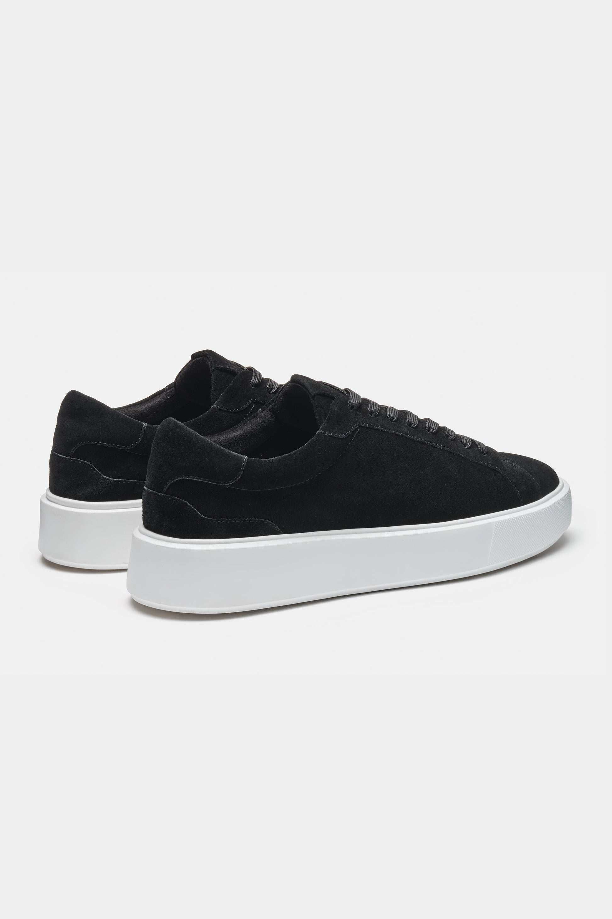 THE CLASSIC SUEDE TRAINER